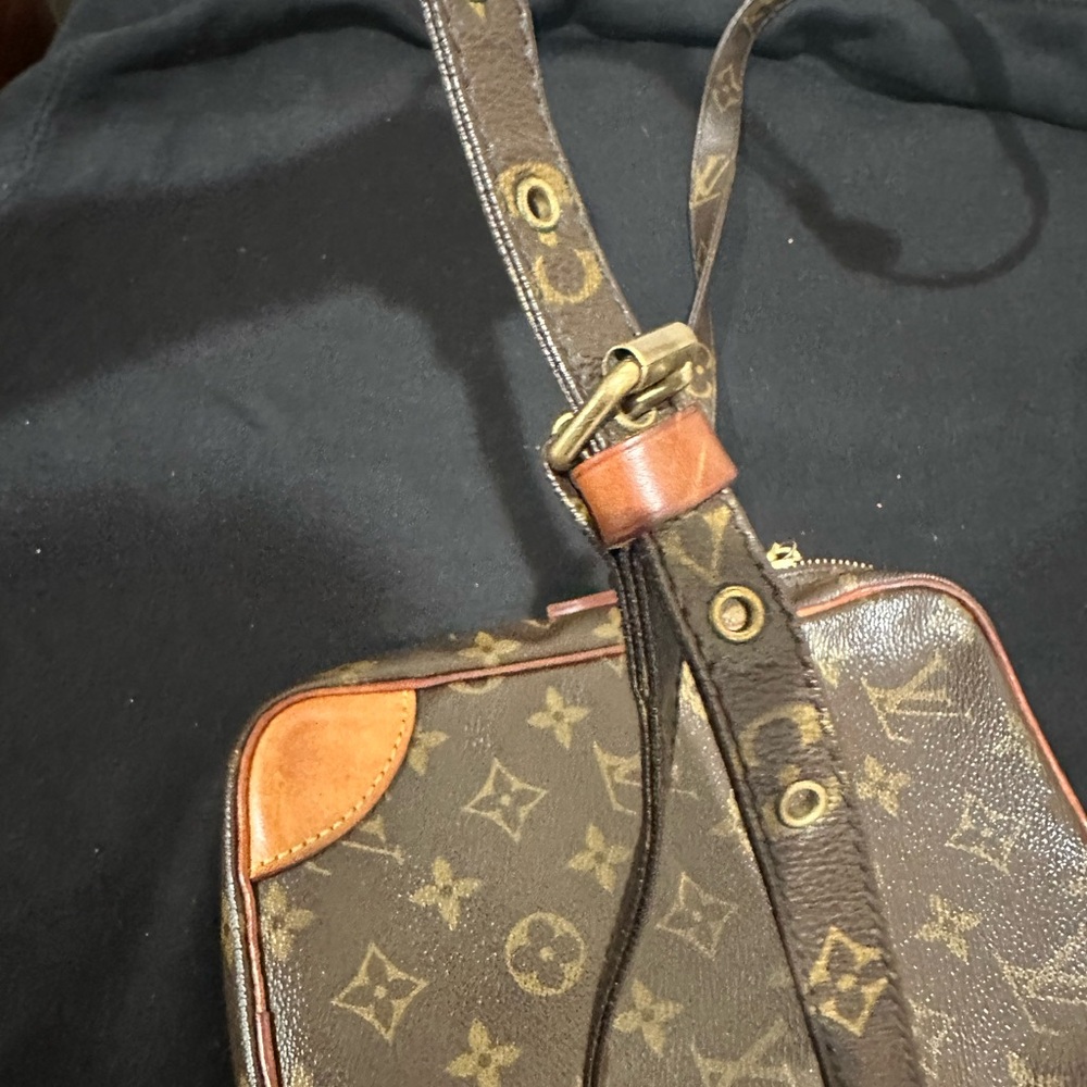 Authentic Louis Vuitton - Picture 2 of 6